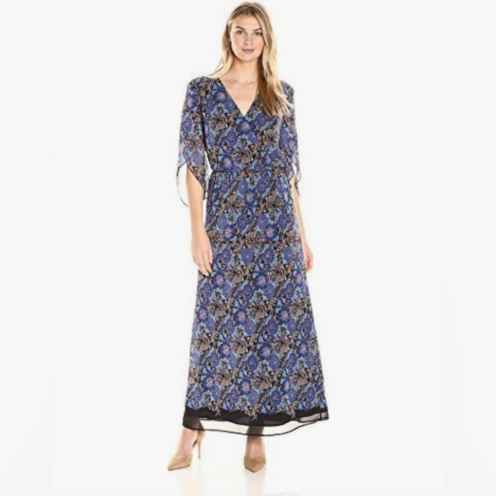 Chic Floral Maxi Dress in Blue and Black
